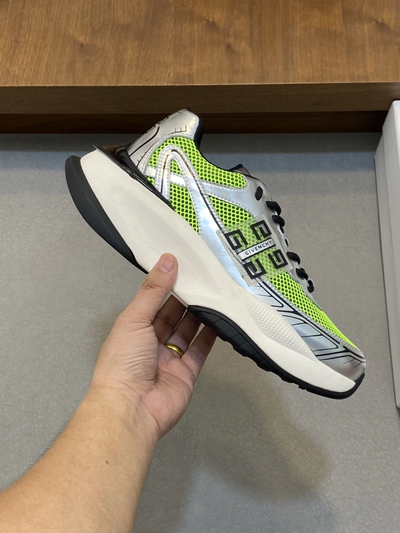 Popular Gxvxnchy Sneakers 152238