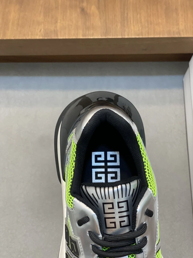 Popular Gxvxnchy Sneakers 152238