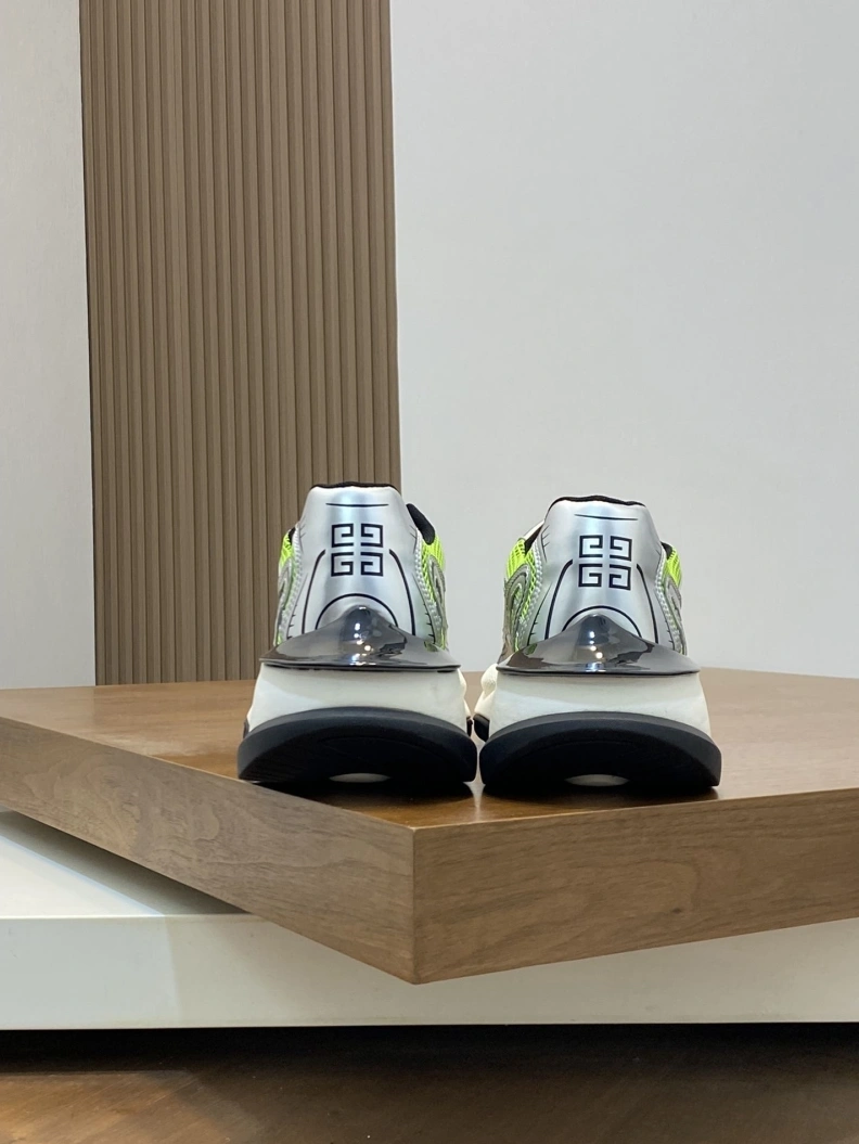 Popular Gxvxnchy Sneakers 152238