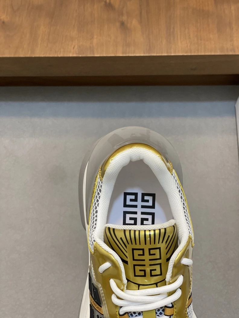 Trendy Gxvxnchy Sneakers 152239