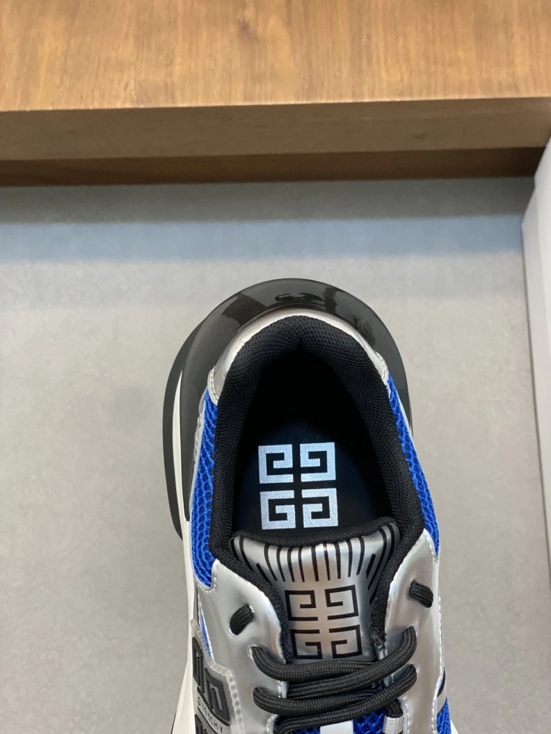 Gxvxnchy Sneakers TopPick 152234