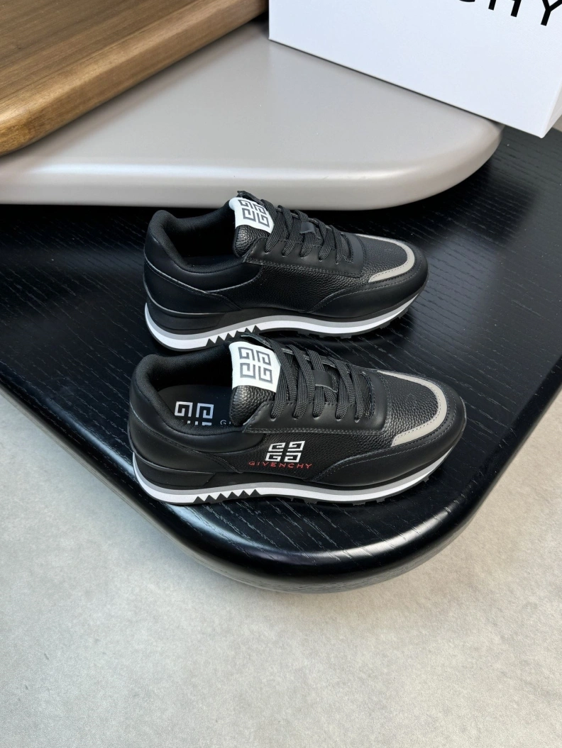 Flexible Gxvxnchy Sneakers 152230