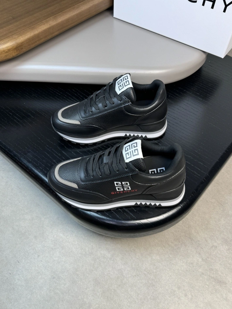 Flexible Gxvxnchy Sneakers 152230