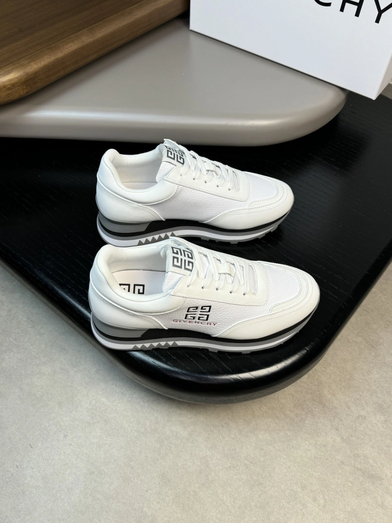 HighQuality Gxvxnchy Sneakers 152229