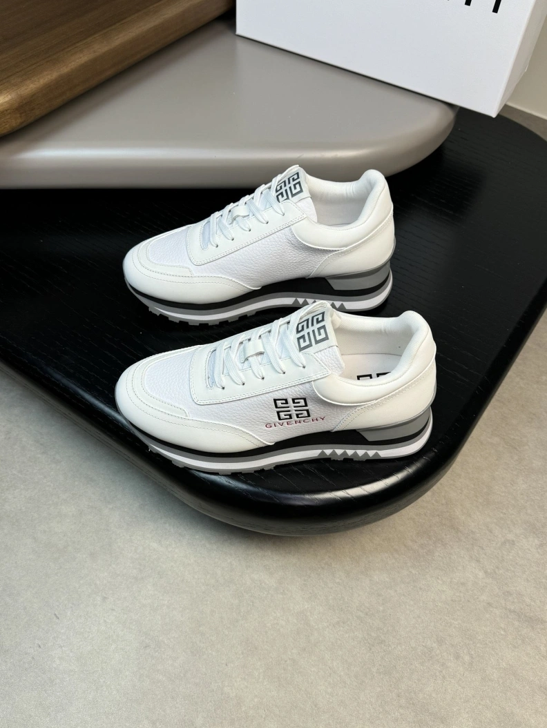HighQuality Gxvxnchy Sneakers 152229