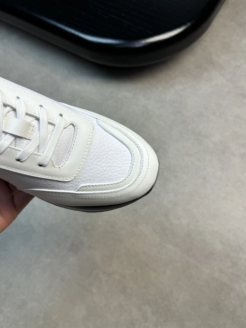 HighQuality Gxvxnchy Sneakers 152229