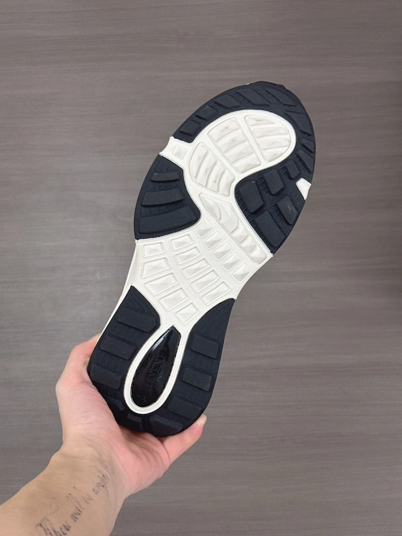 Versatile Vxlxntino Sneakers 229084