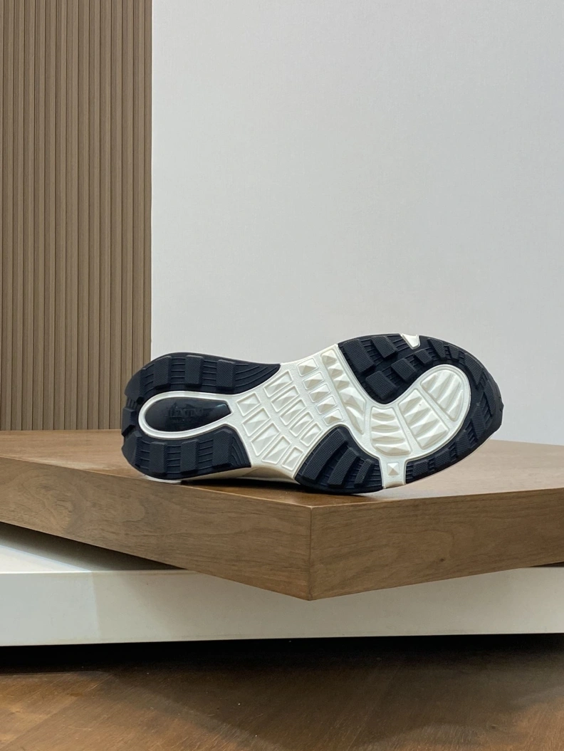 Comfortable Vxlxntino Sneakers 229061