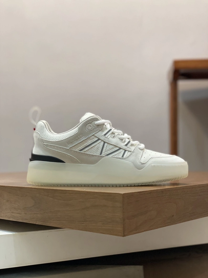 WellDesigned Mxnclxr Sneakers 197275