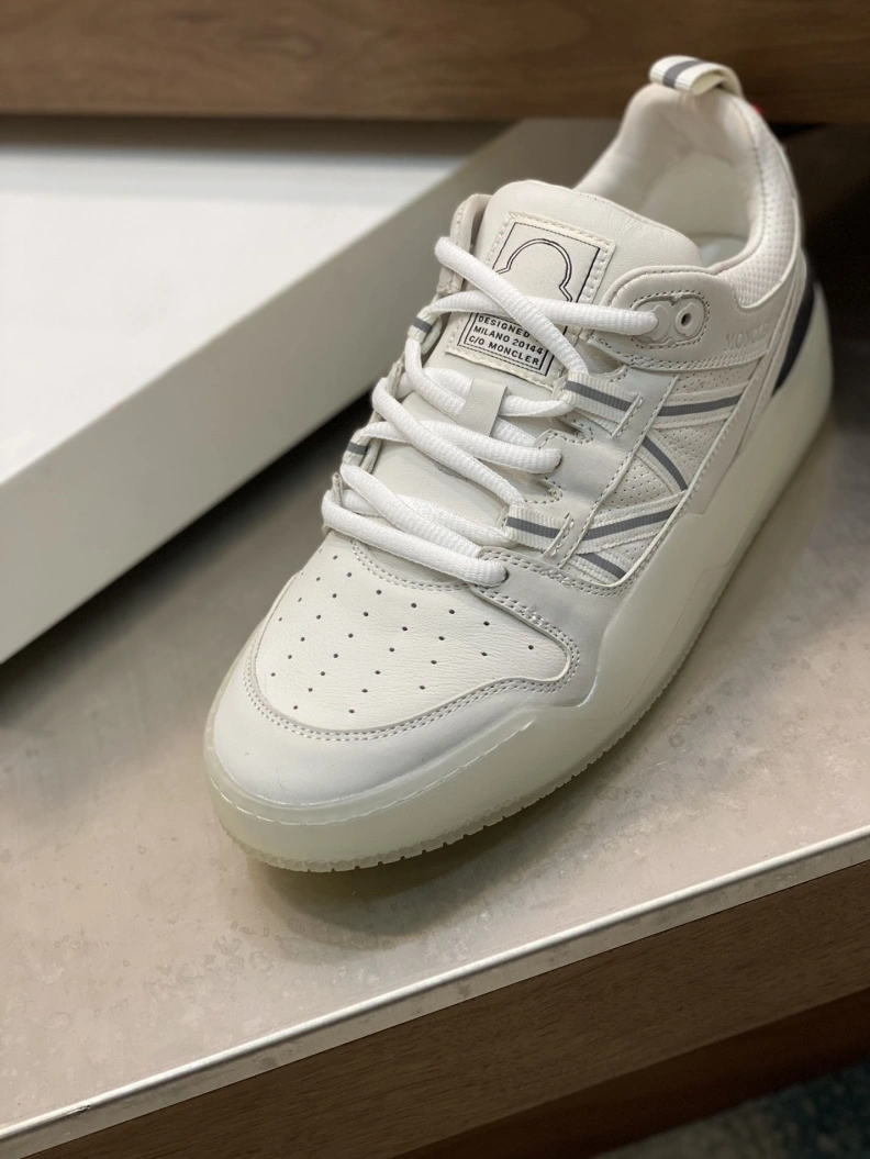 WellDesigned Mxnclxr Sneakers 197275