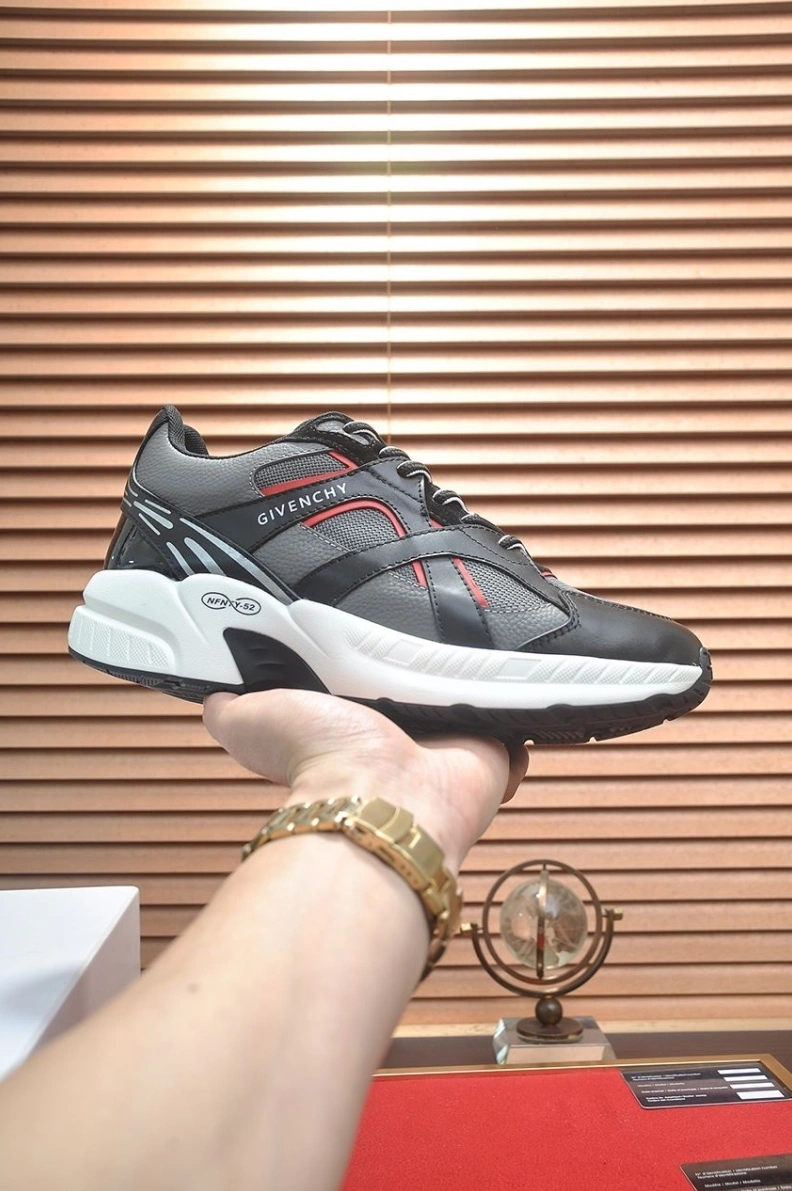 Gxvxnchy Sneakers Sleek 152223