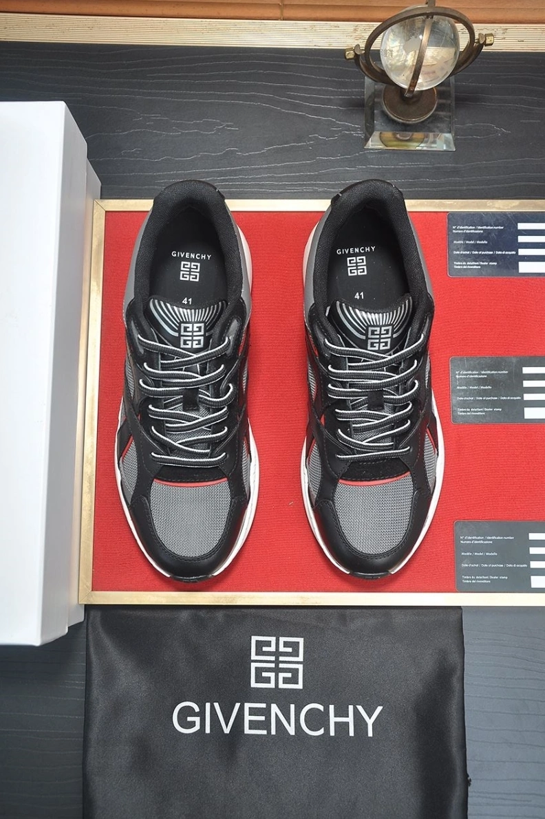 Gxvxnchy Sneakers Sleek 152223