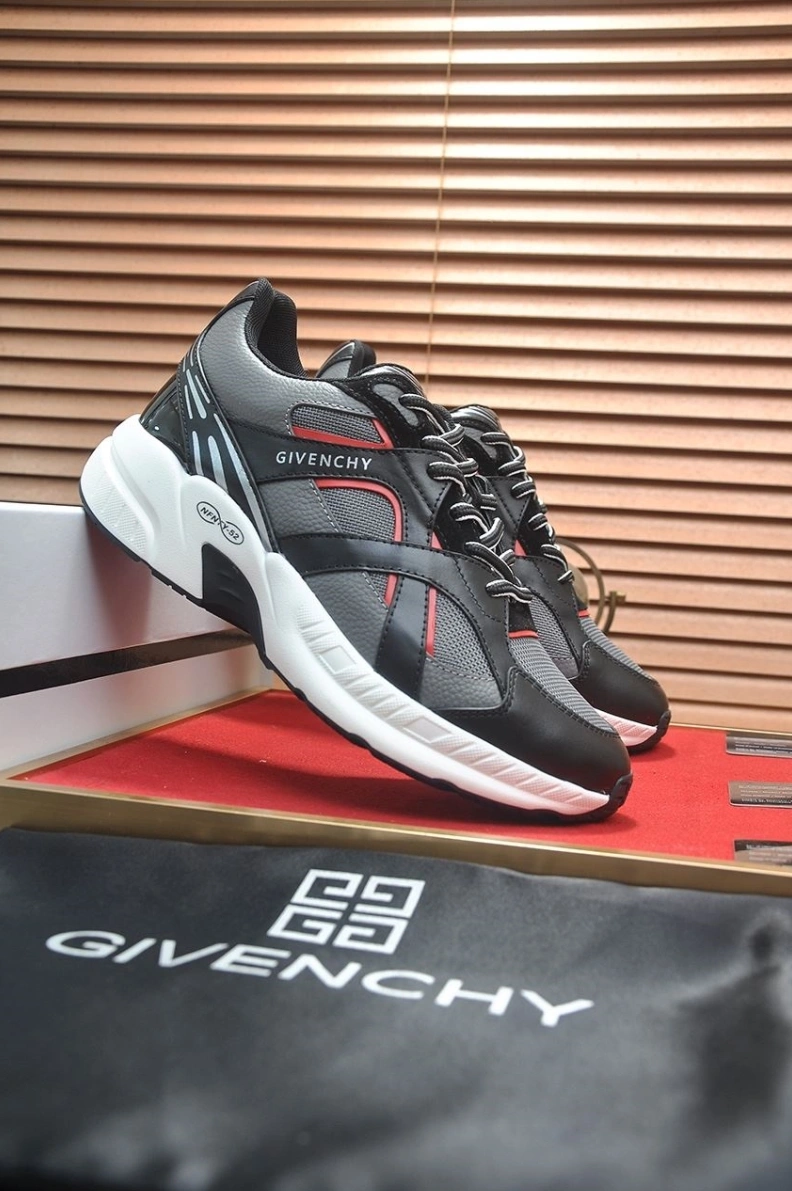 Gxvxnchy Sneakers Sleek 152223