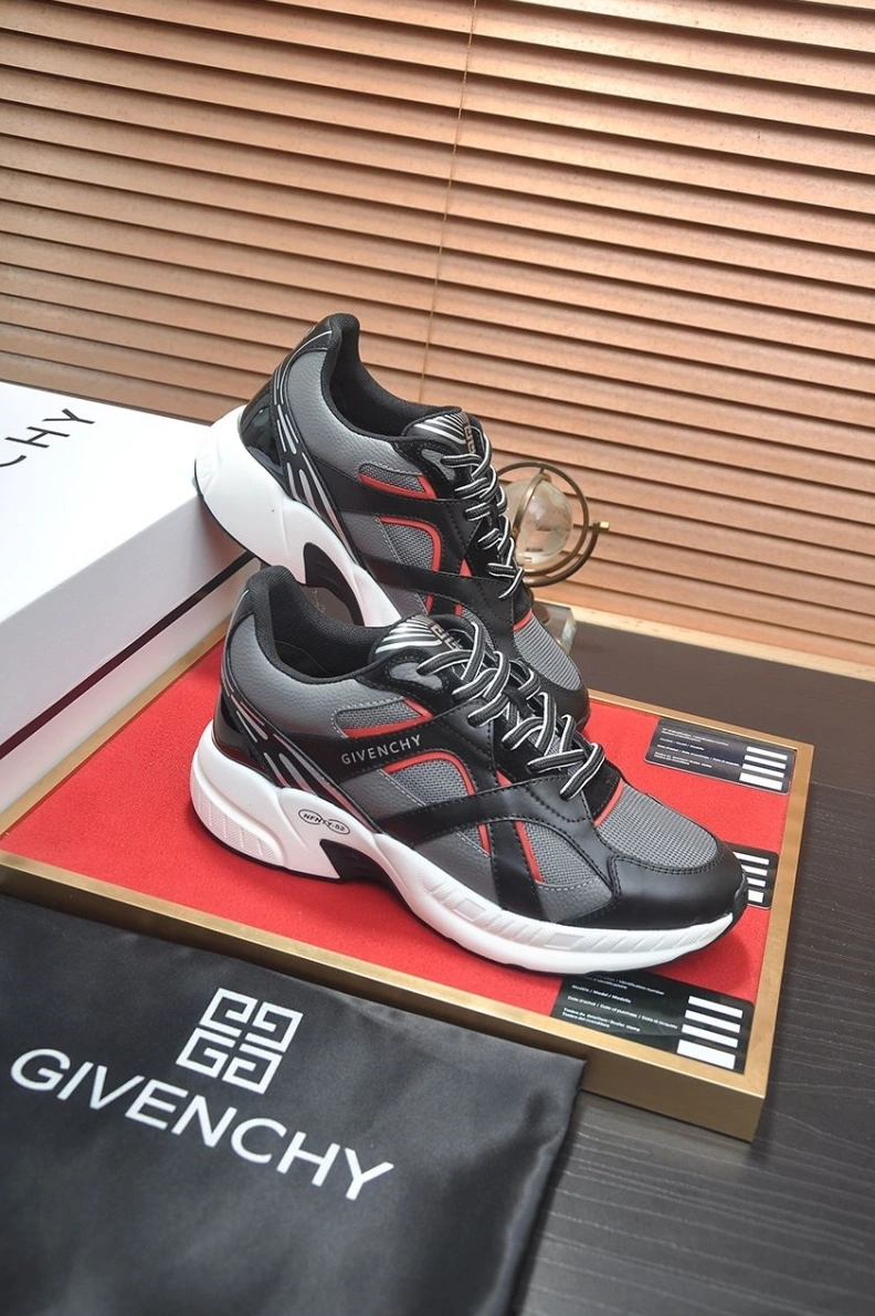 Gxvxnchy Sneakers Sleek 152223
