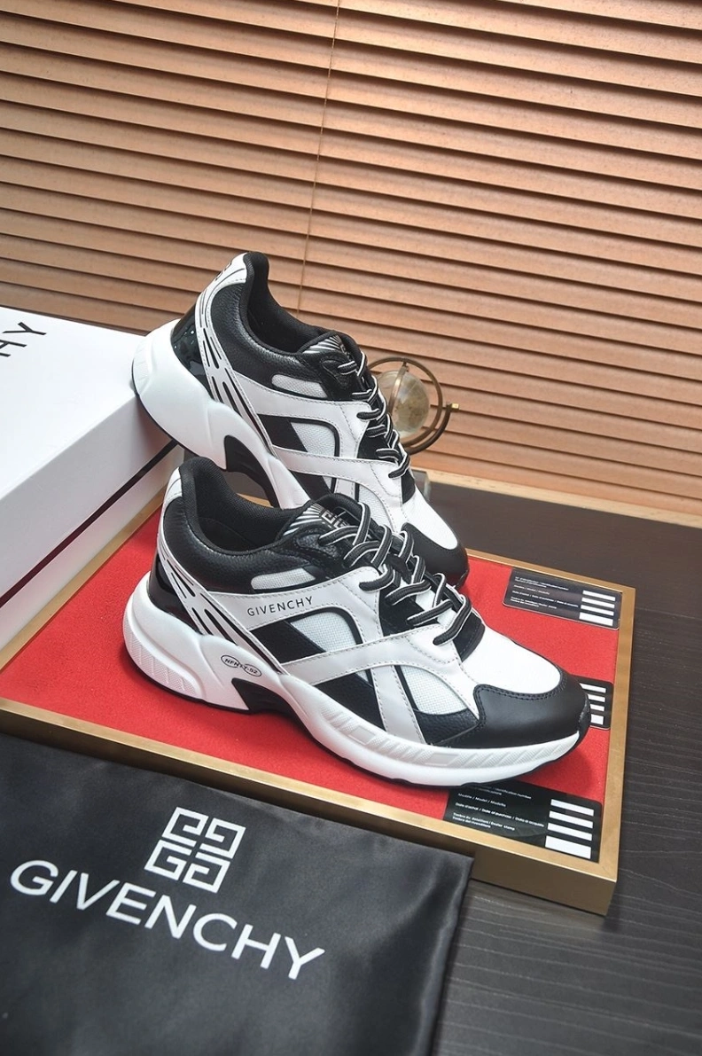 Modern Gxvxnchy Sneakers 152228