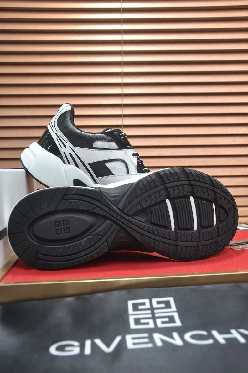 Modern Gxvxnchy Sneakers 152228