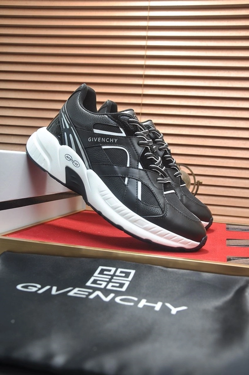 Unique Gxvxnchy Sneakers 152222