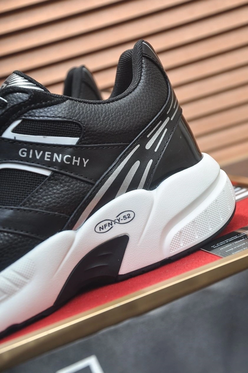 Unique Gxvxnchy Sneakers 152222