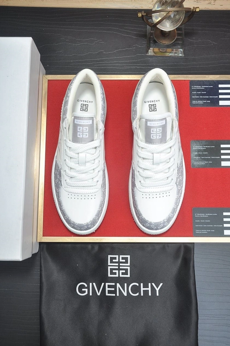 Gxvxnchy Sneakers DailyWear 152224