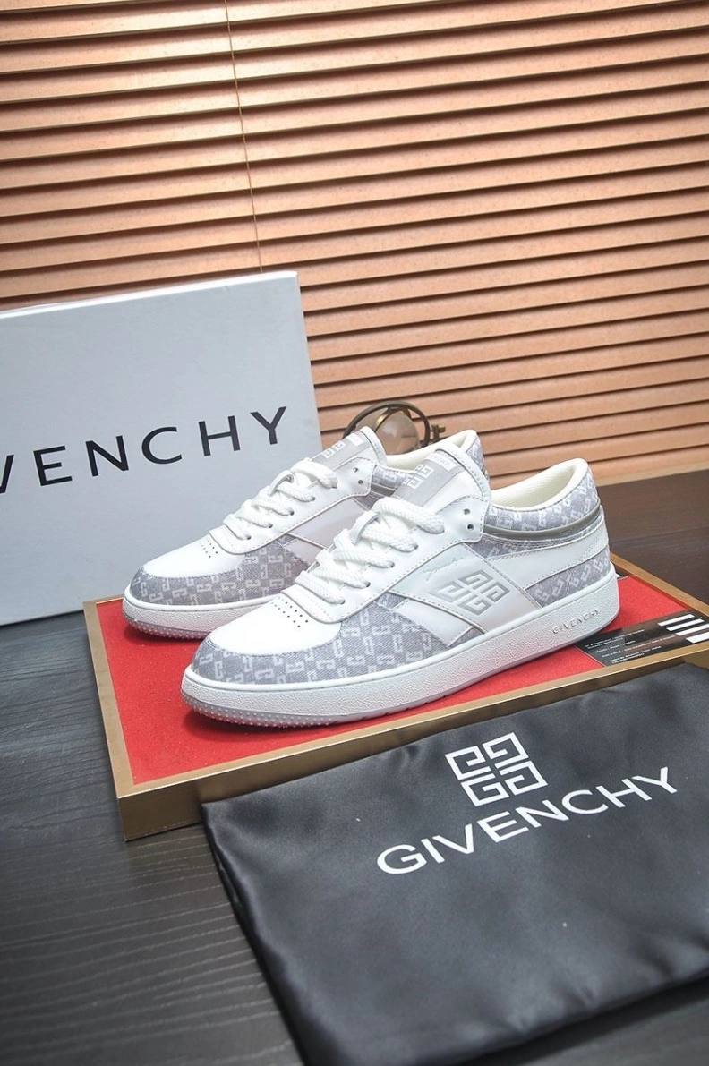 Gxvxnchy Sneakers DailyWear 152224