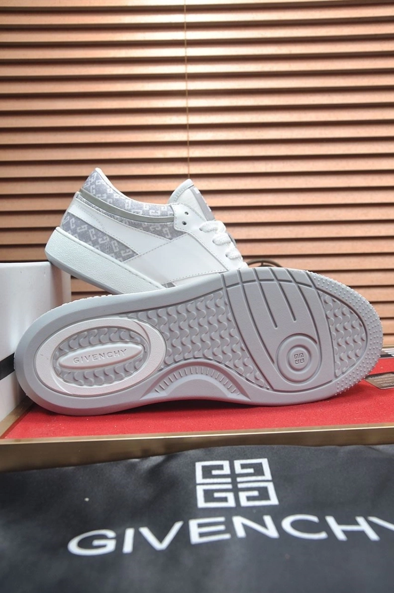 Gxvxnchy Sneakers DailyWear 152224