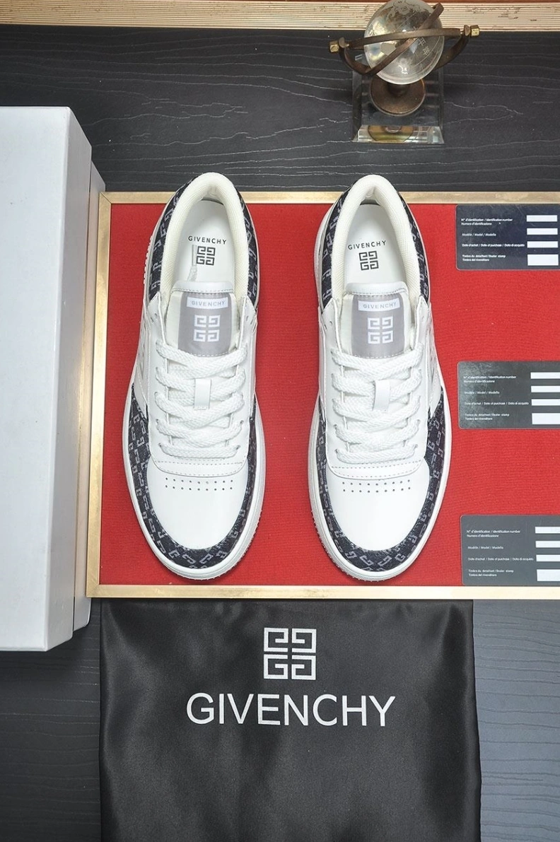 Reliable Gxvxnchy Sneakers 152216