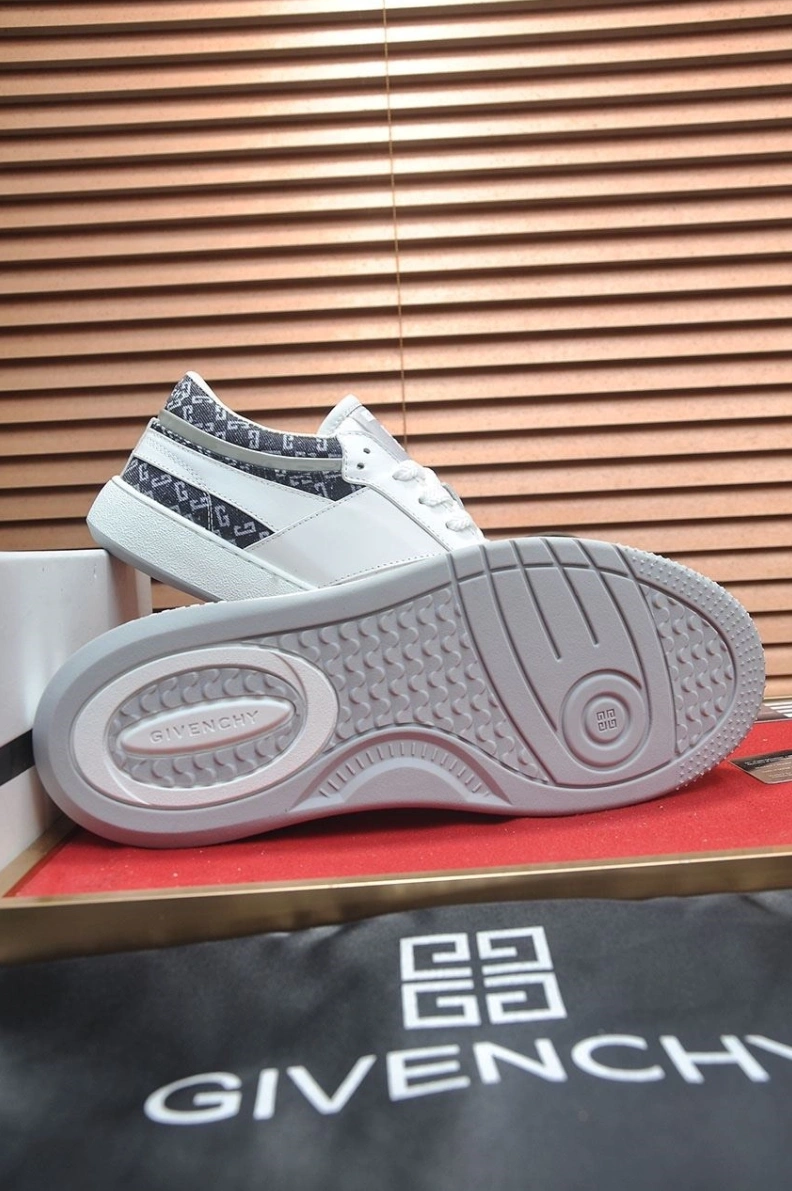 Reliable Gxvxnchy Sneakers 152216
