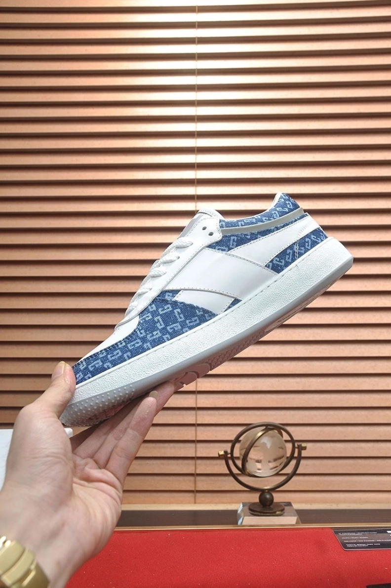 Lightweight Gxvxnchy Sneakers 152217