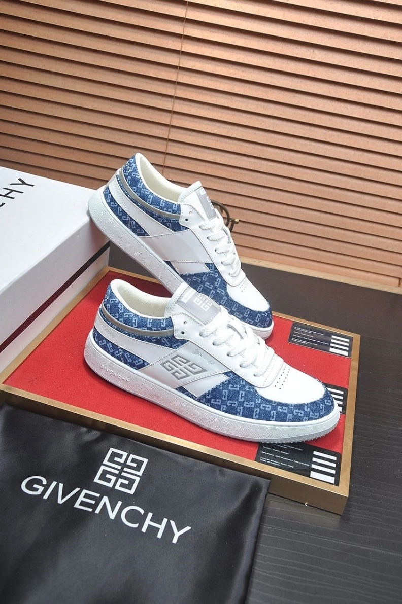 Lightweight Gxvxnchy Sneakers 152217