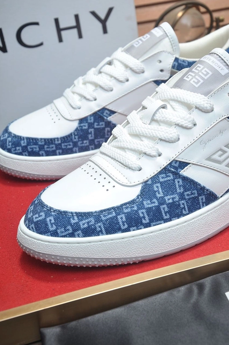 Lightweight Gxvxnchy Sneakers 152217
