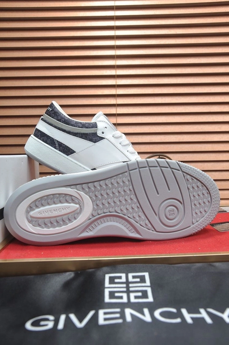 Stylish Gxvxnchy Sneakers 152213