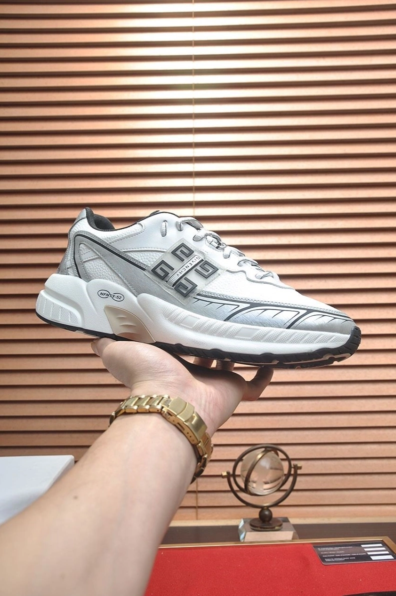 Gxvxnchy Sneakers Trendsetting 152212