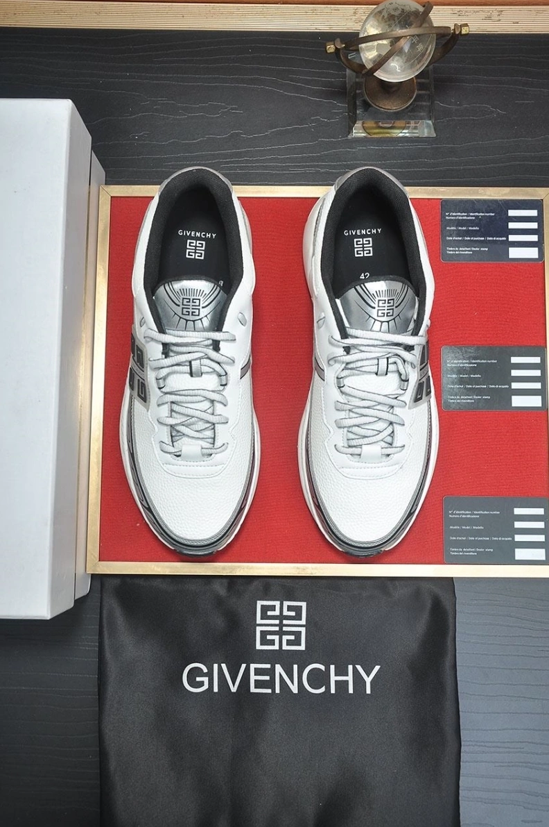 Gxvxnchy Sneakers Trendsetting 152212