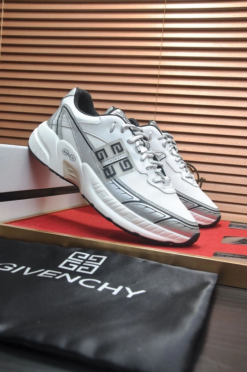 Gxvxnchy Sneakers Trendsetting 152212