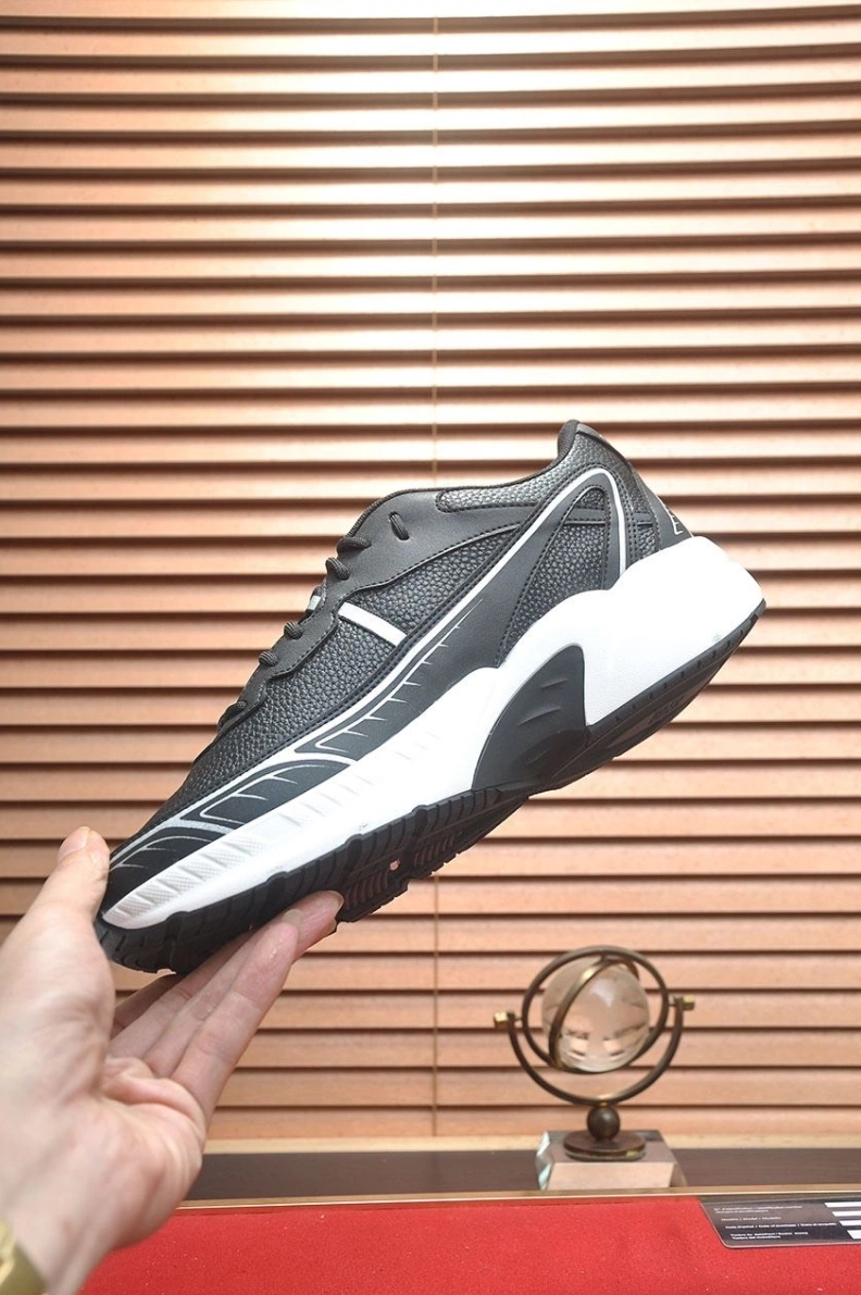 Resilient Gxvxnchy Sneakers 152211