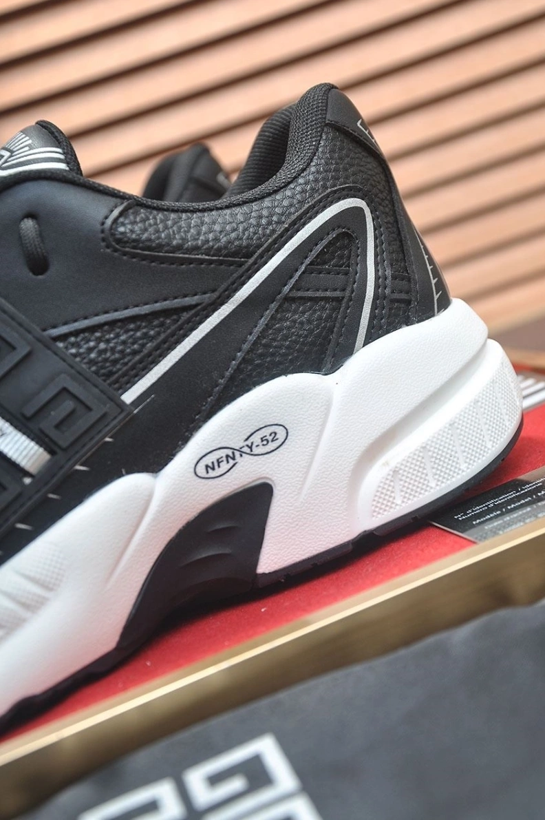 Resilient Gxvxnchy Sneakers 152211
