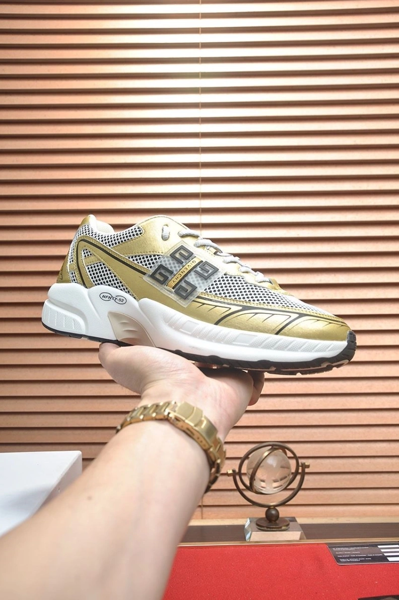 Gxvxnchy Sneakers Unique 152210