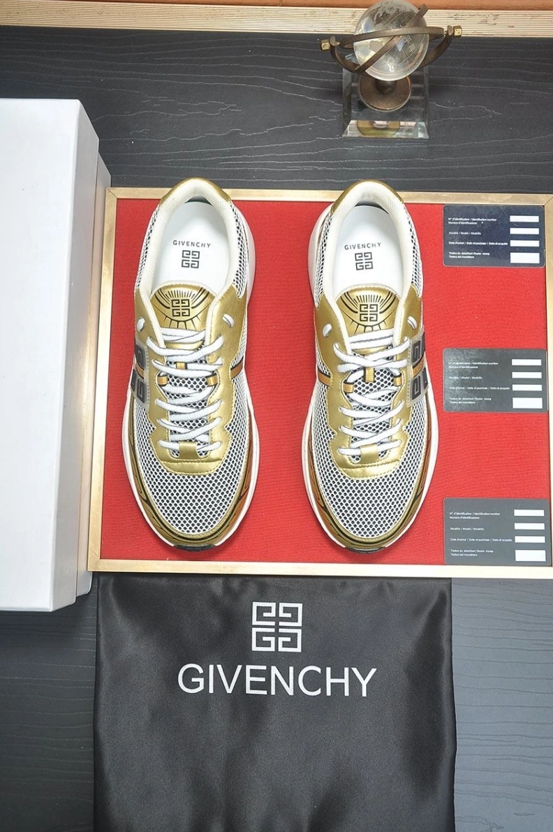 Gxvxnchy Sneakers Unique 152210