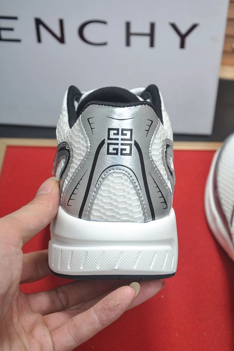 Gxvxnchy Sneakers Sleek 152208