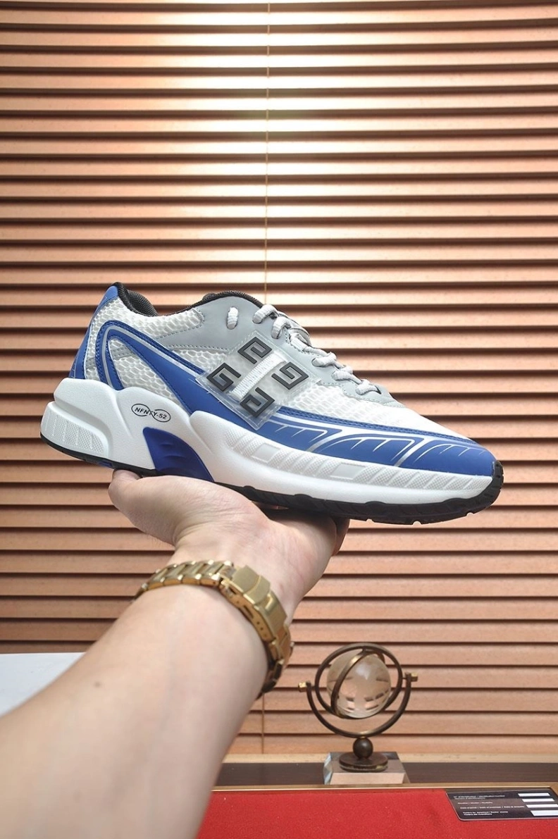 Gxvxnchy Sneakers Classic 152207
