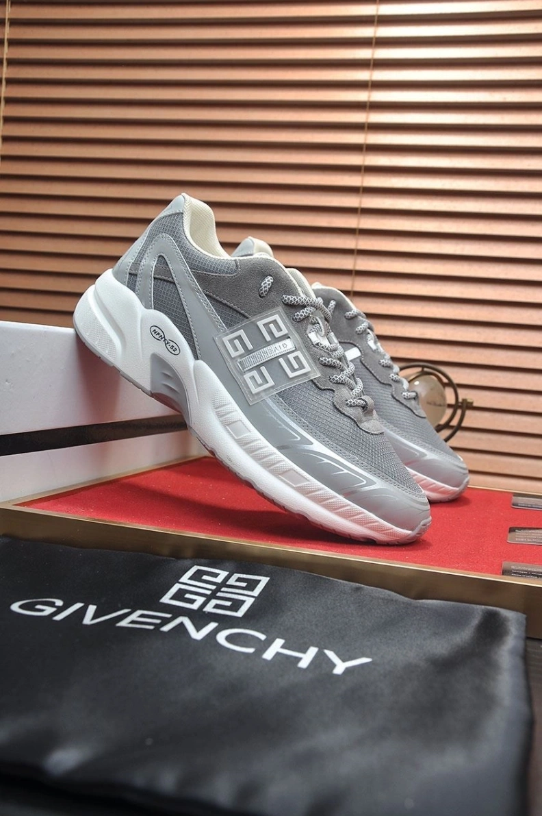 Gxvxnchy Sneakers Sophisticated 152206