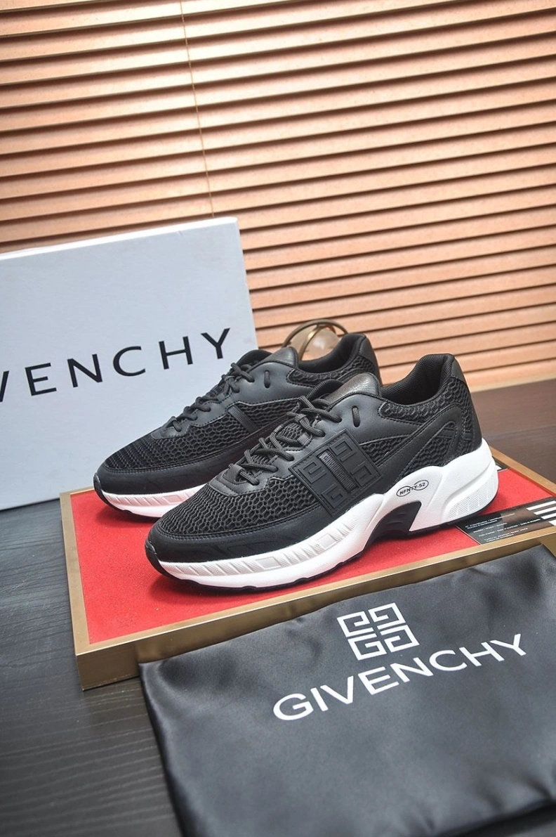 Gxvxnchy Sneakers Trendsetting 152209