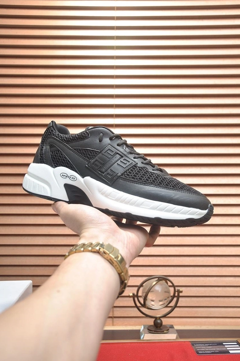 Gxvxnchy Sneakers Trendsetting 152209