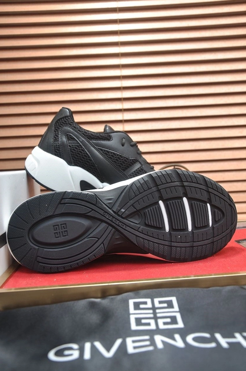 Gxvxnchy Sneakers Trendsetting 152209