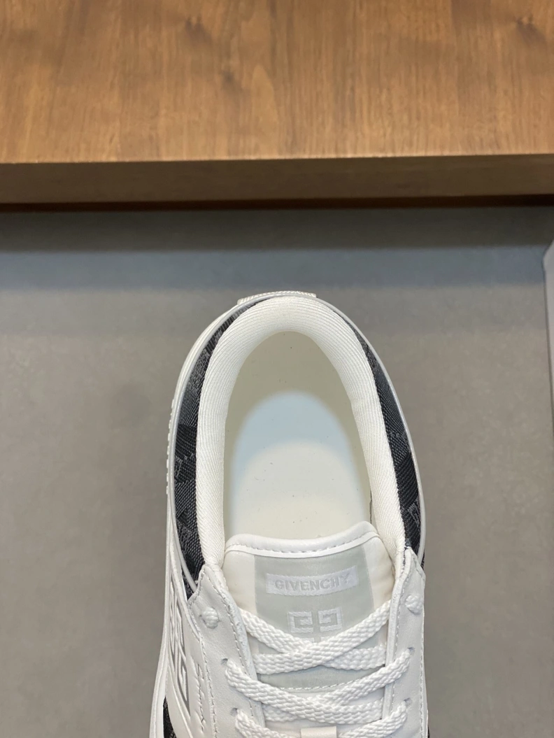 Functional Gxvxnchy Sneakers 152205