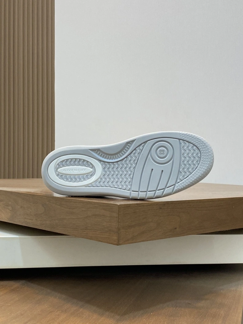 Functional Gxvxnchy Sneakers 152205