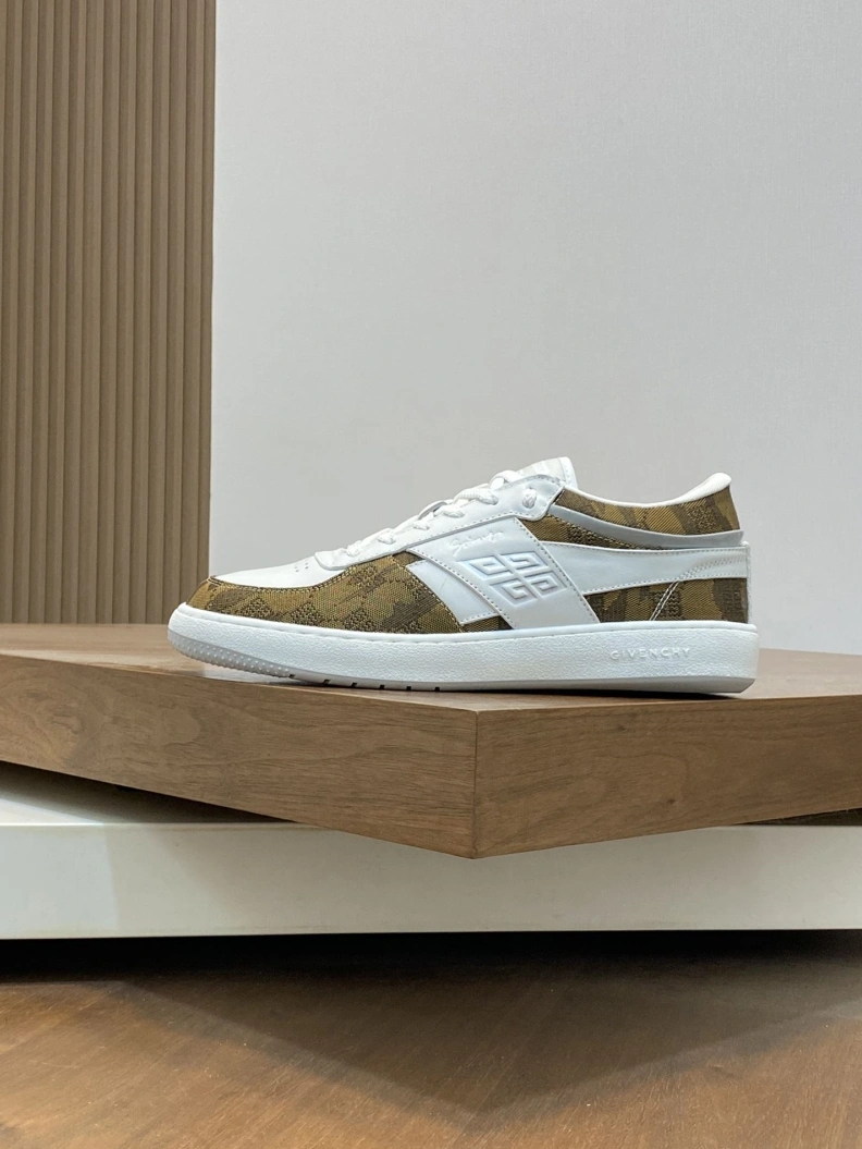 Sleek Gxvxnchy Sneakers 152201