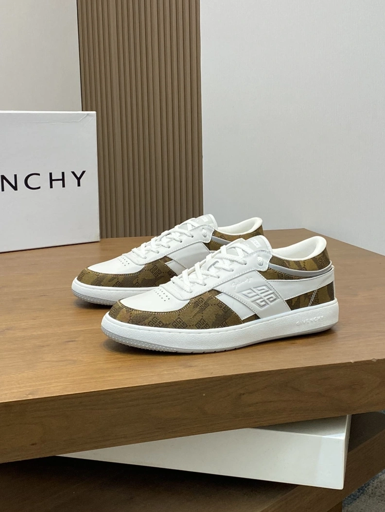 Sleek Gxvxnchy Sneakers 152201