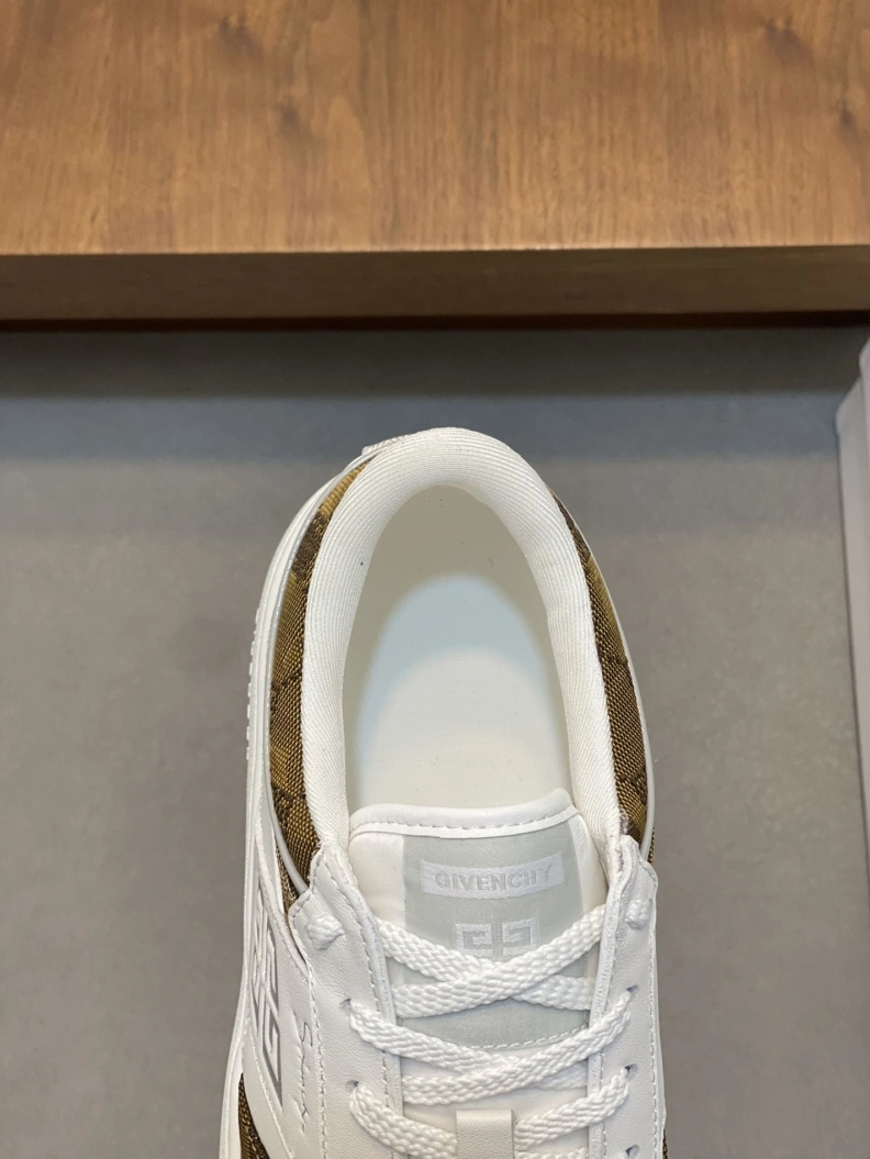 Sleek Gxvxnchy Sneakers 152201