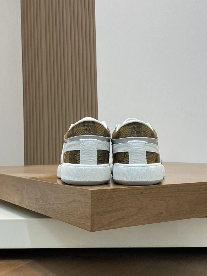 Sleek Gxvxnchy Sneakers 152201